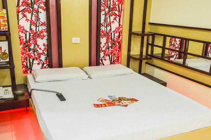 Room 10 of 43