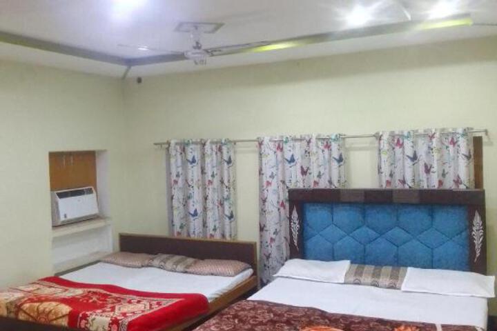 Maa Annapurna grand guests house in varanasi