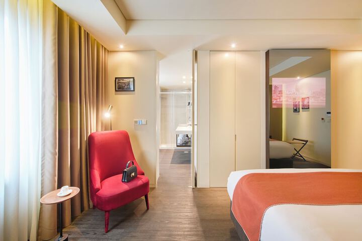 Room 9 of 52