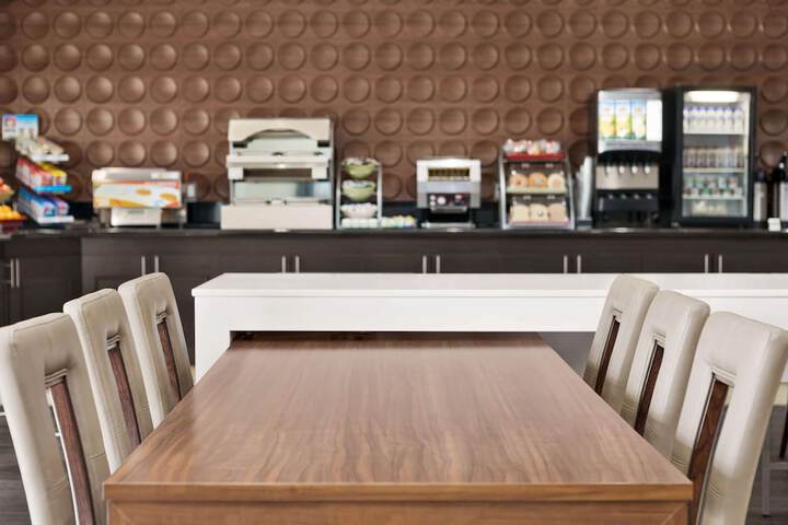 Breakfast/Coffee Service 84 of 88