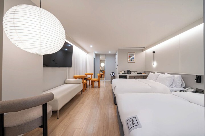 Room 6 of 37