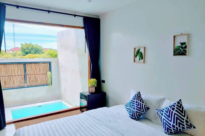 Room 35 of 69