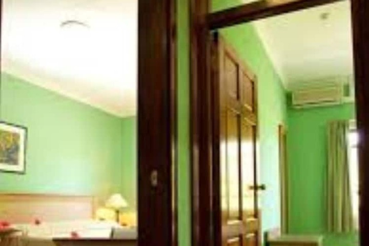 Room 2 of 18