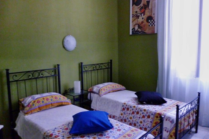 Room 18 of 37