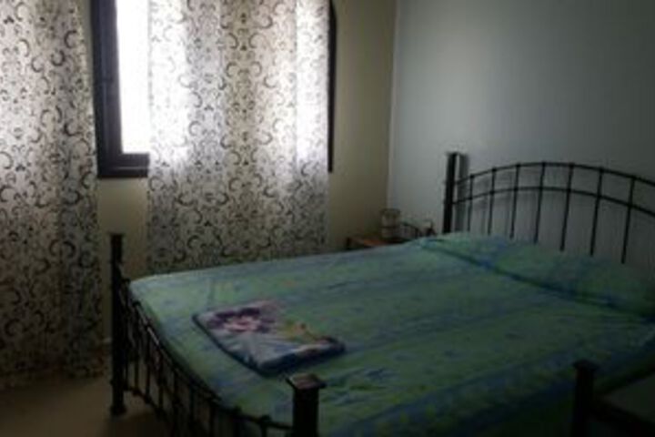 Room 6 of 11