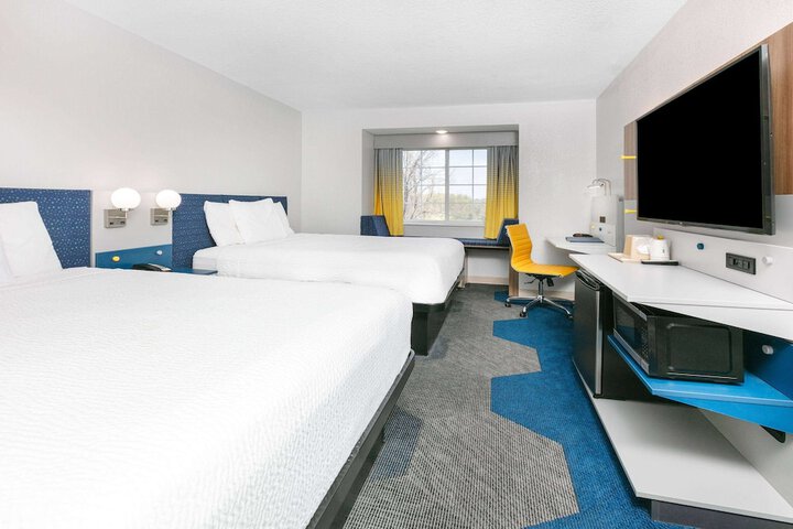 1 Queen Bed Accessible Room (7 of 7)