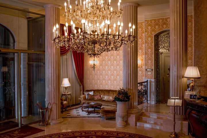 Guest Lobby