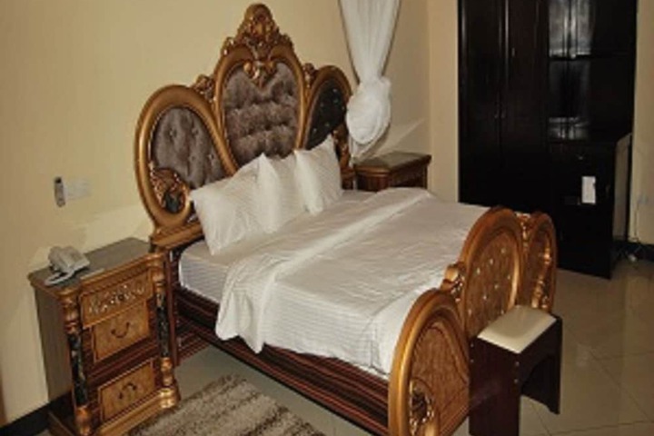 Room 12 of 62