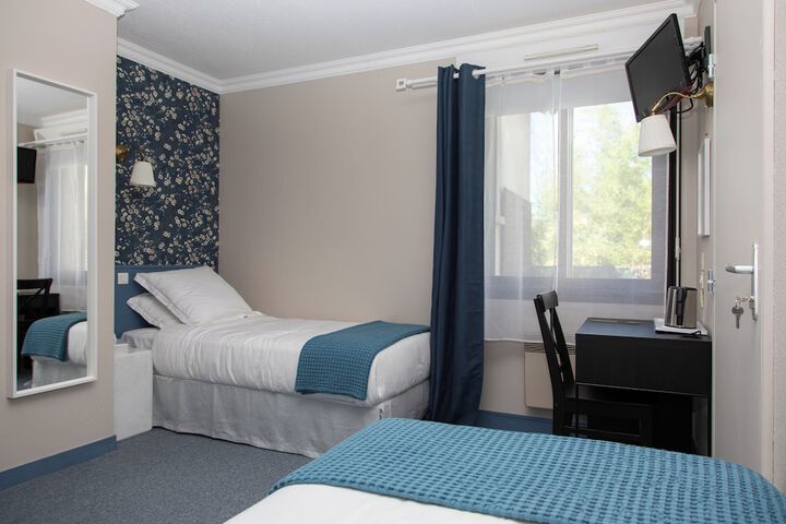 Room 8 of 35