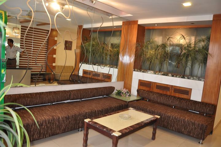 Entrance & Lobby