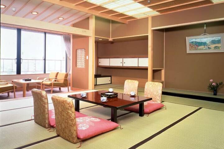 Room 7 of 40
