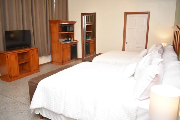 Room 8 of 27