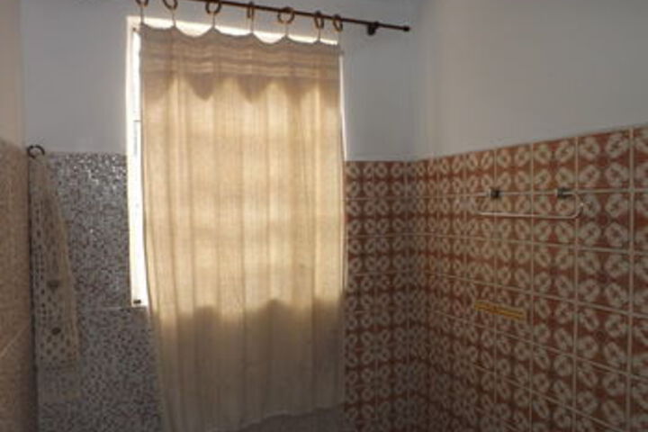 Room 6 of 30
