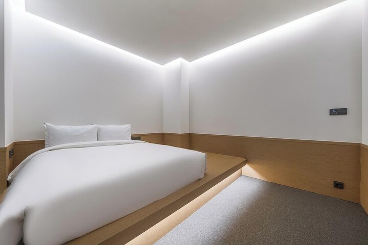 Room 4 of 45