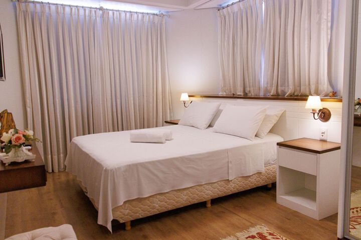 Room 28 of 30