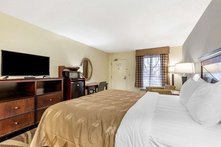 1 King Bed Upgrade (11 of 20)