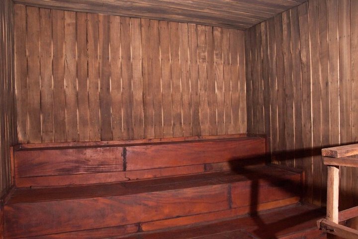 Room 28 of 34