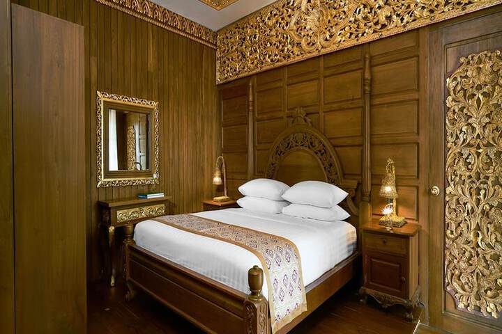 Room 10 of 28