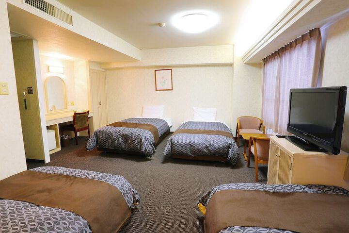 Room 25 of 51