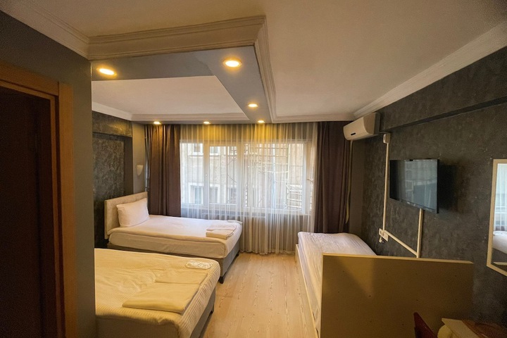Room 26 of 39