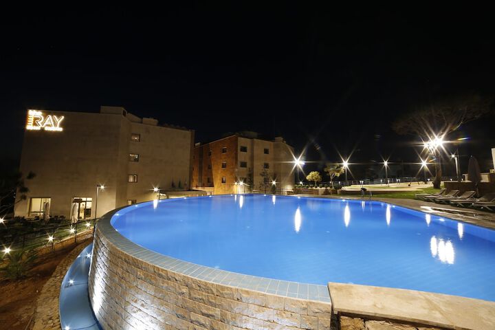 Pool 49 of 101