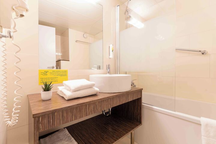 Room 44 of 52