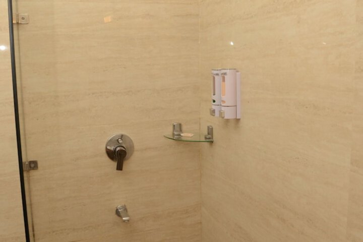 Room 106 of 178