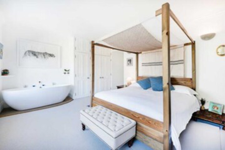 Room 43 of 58