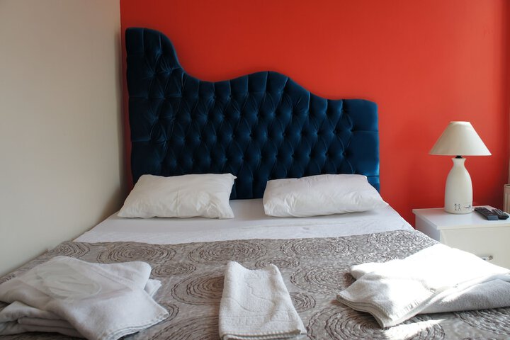 Room 10 of 25