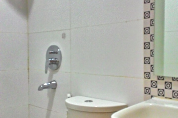 Room 16 of 24
