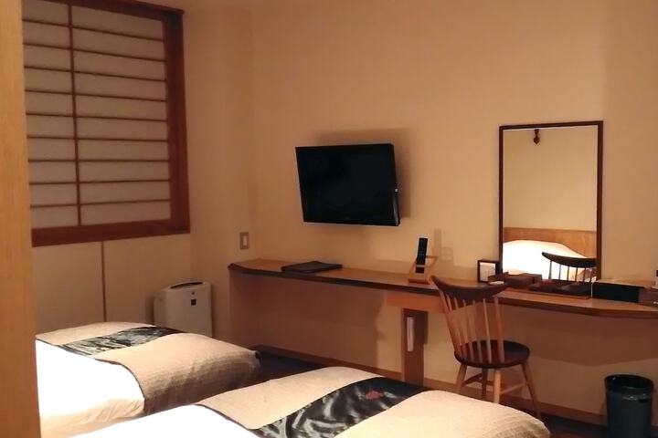Room 15 of 63