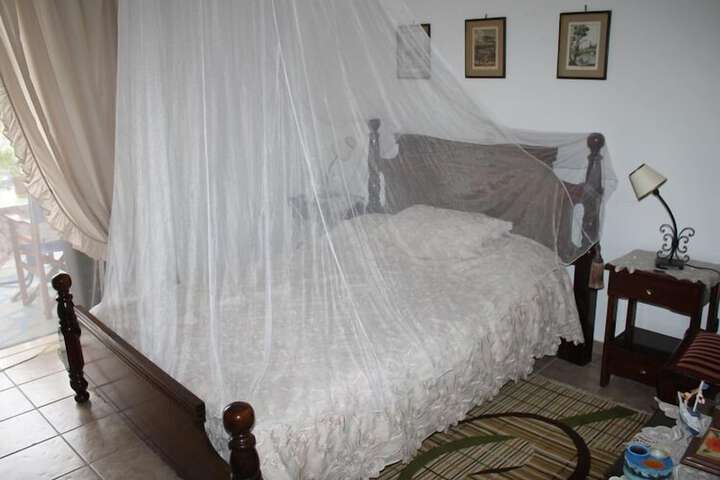 Room 2 of 8