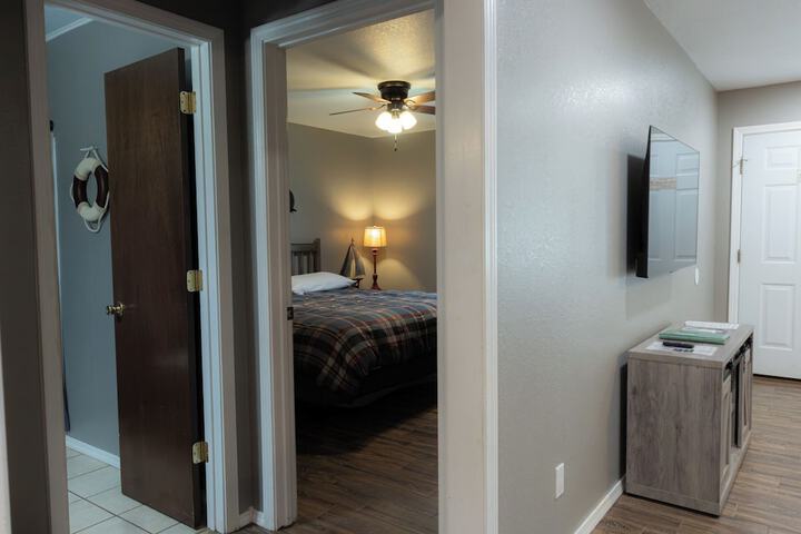 Room 350 of 917