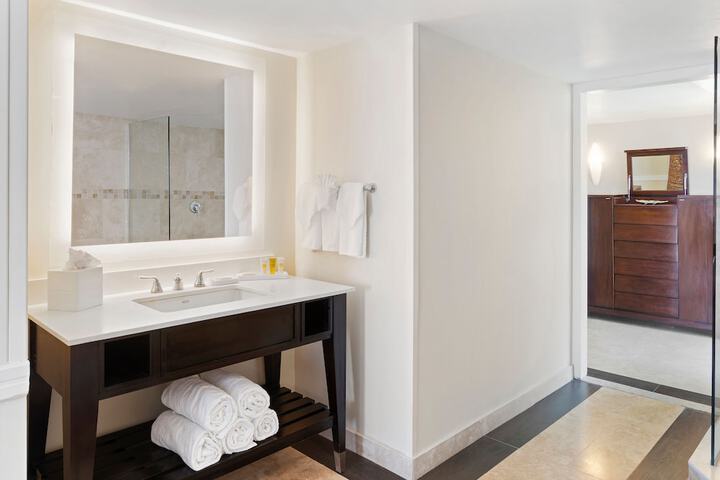 Room 48 of 175
