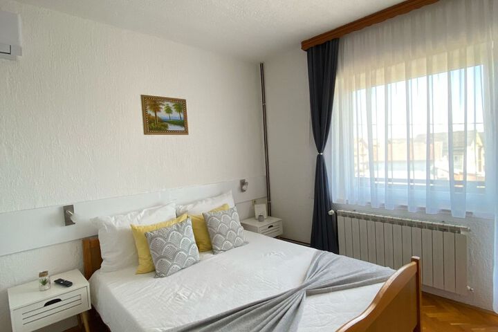 Room 9 of 24