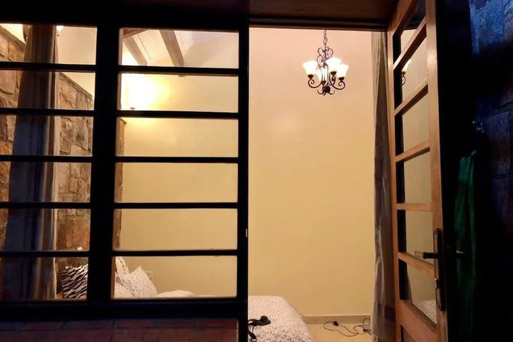 Room 5 of 13