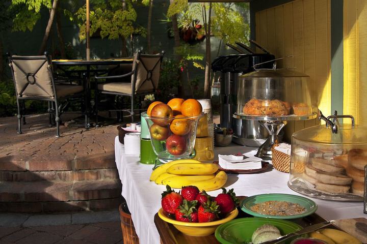 Breakfast/Coffee Service 29 of 55