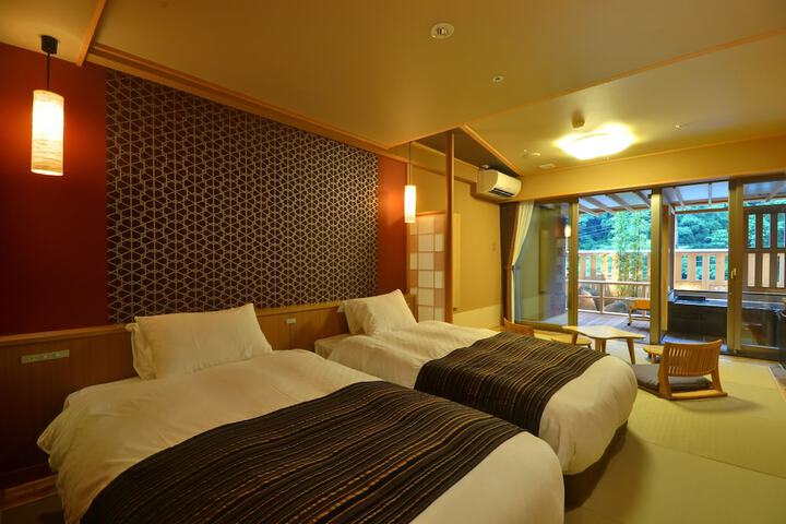 Room 26 of 105