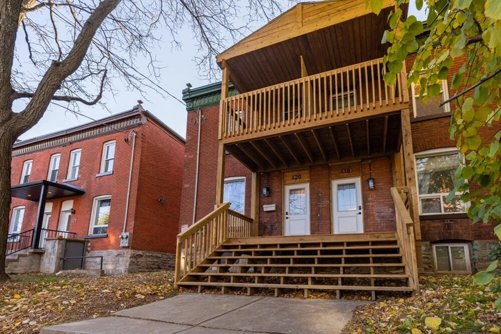 Cozy Warm - 2BR Apt With King Bed - Steps From Byward Market