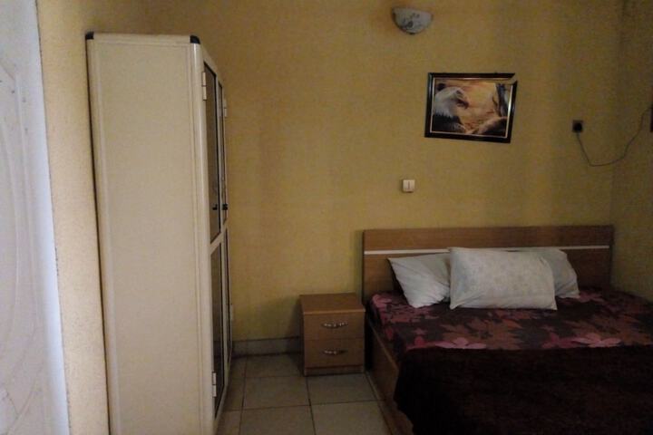 Room 6 of 17