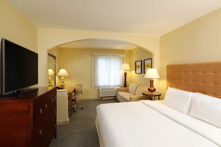 Room 14 of 33