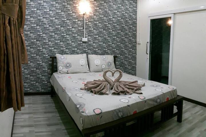 Room 14 of 40