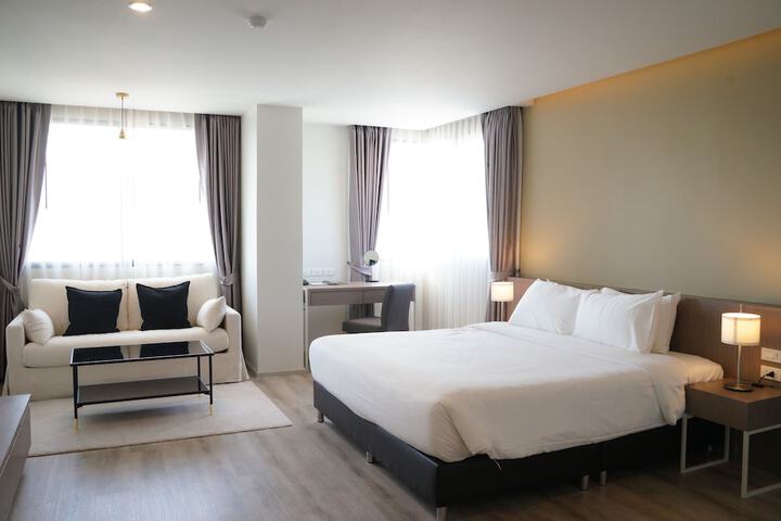 Room 27 of 80