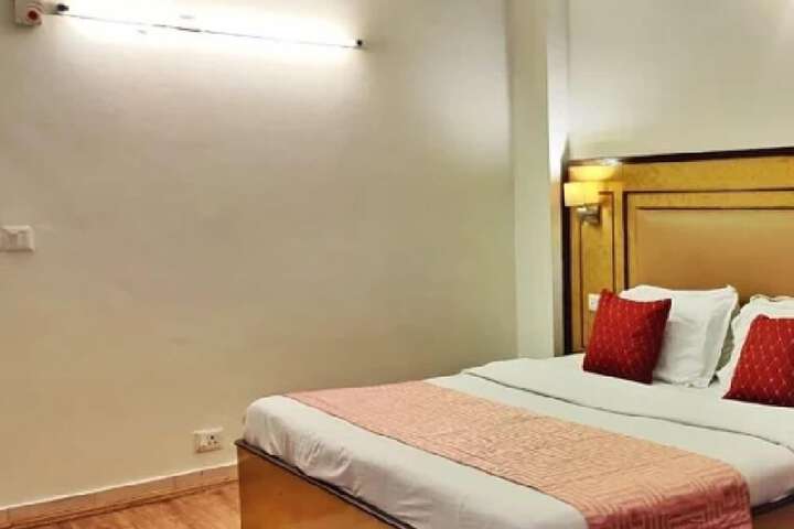 Room 4 of 22