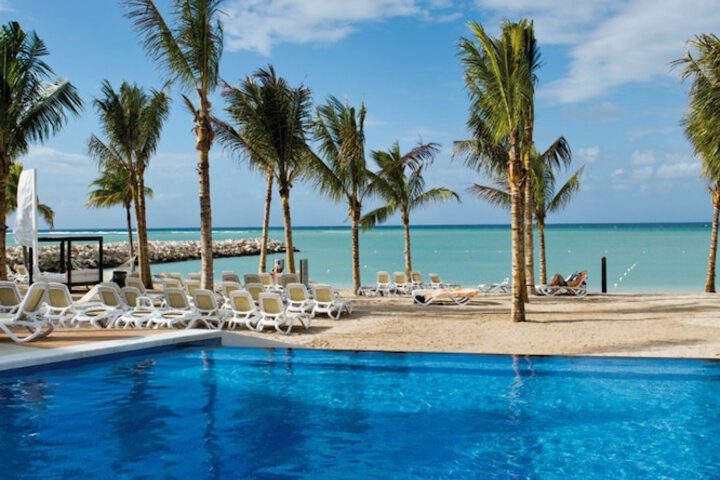 Pool Hotel