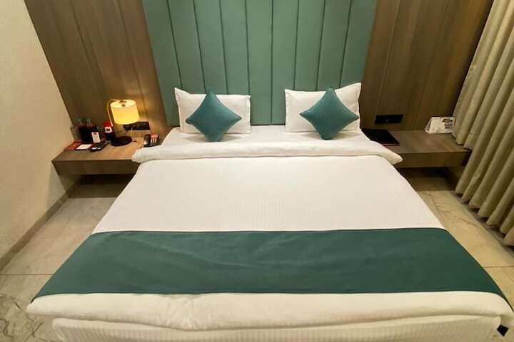 Room 4 of 24