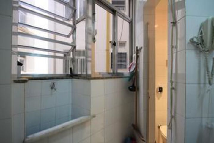 Room 10 of 24
