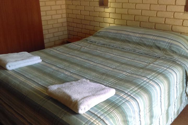 Room 2 of 31