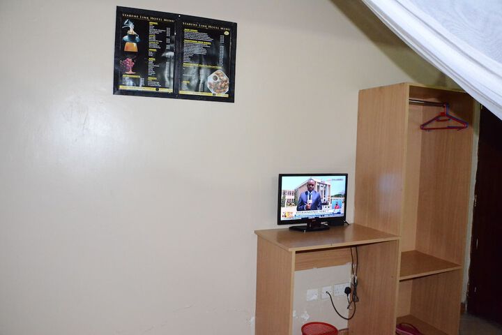 Room 10 of 29
