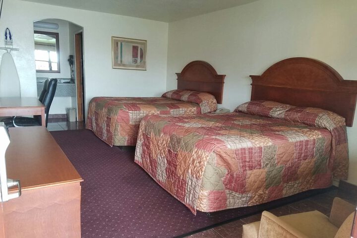 El Camino Motel in Beeville, TX